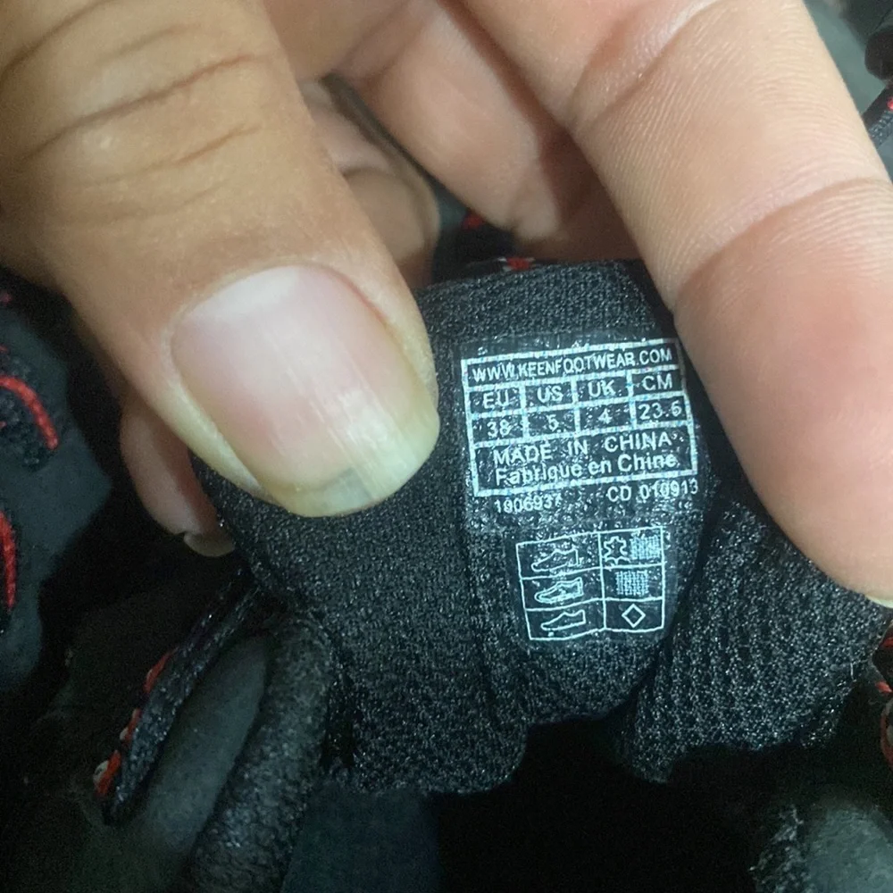 Used keen boots